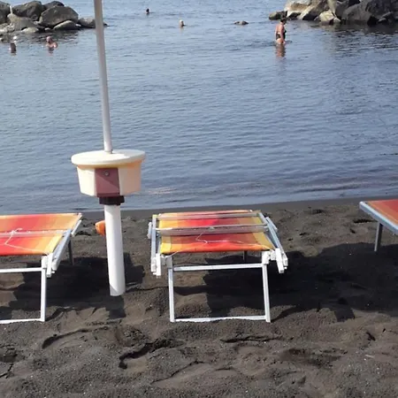 לינה וארוחת בוקר Mare Azzurro 3*